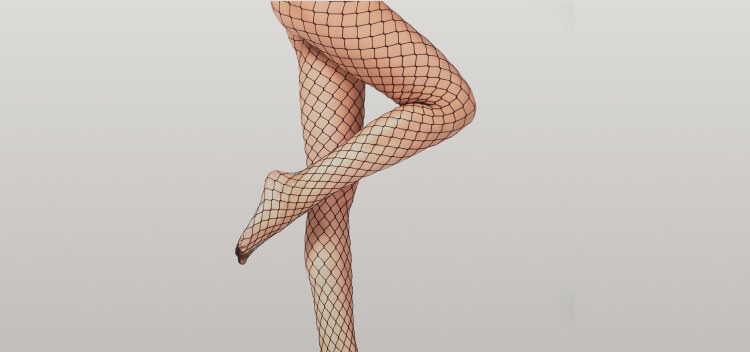 Колготки у сітку в поєднанні з джинсами